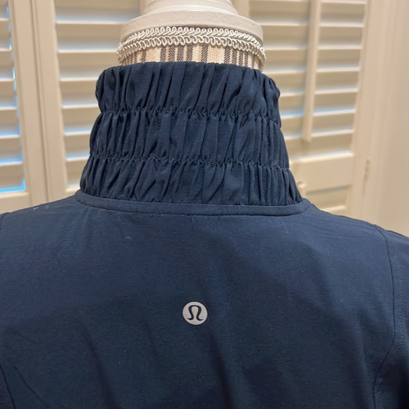 Lululemon Jacket - Picture 6 of 7